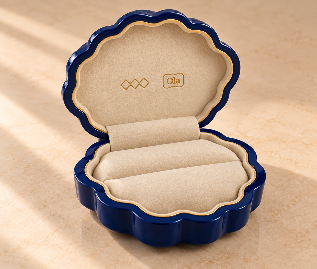 Olaista Buckle