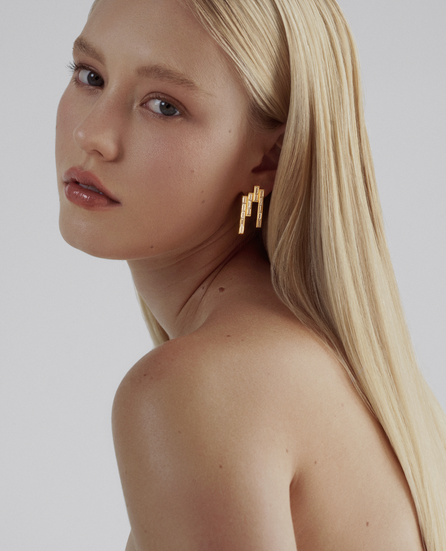 Tallulah Earrings - Bold gold earrings with Ethical 8 carats natural baguette Diamonds