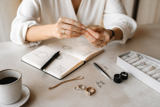 How to Buy Bespoke Jewelry Online Safely