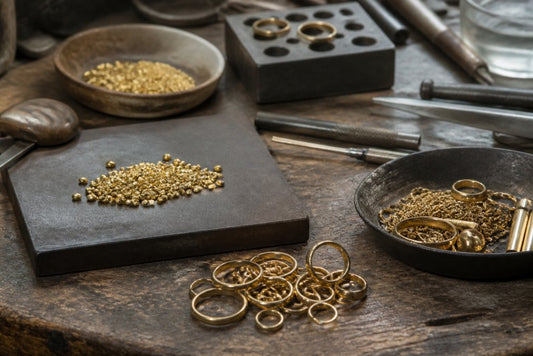 Recycled 18k Gold Jewelry Benefits: A Luxury Guide