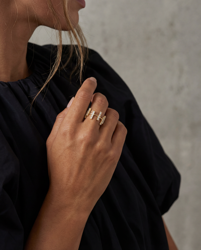 18k yellow gold baguette diamond ring