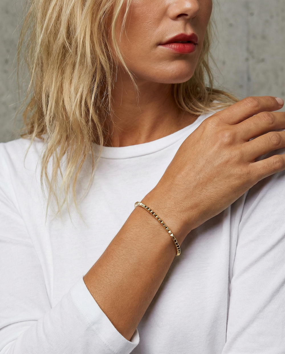 18k yellow gold bangle 