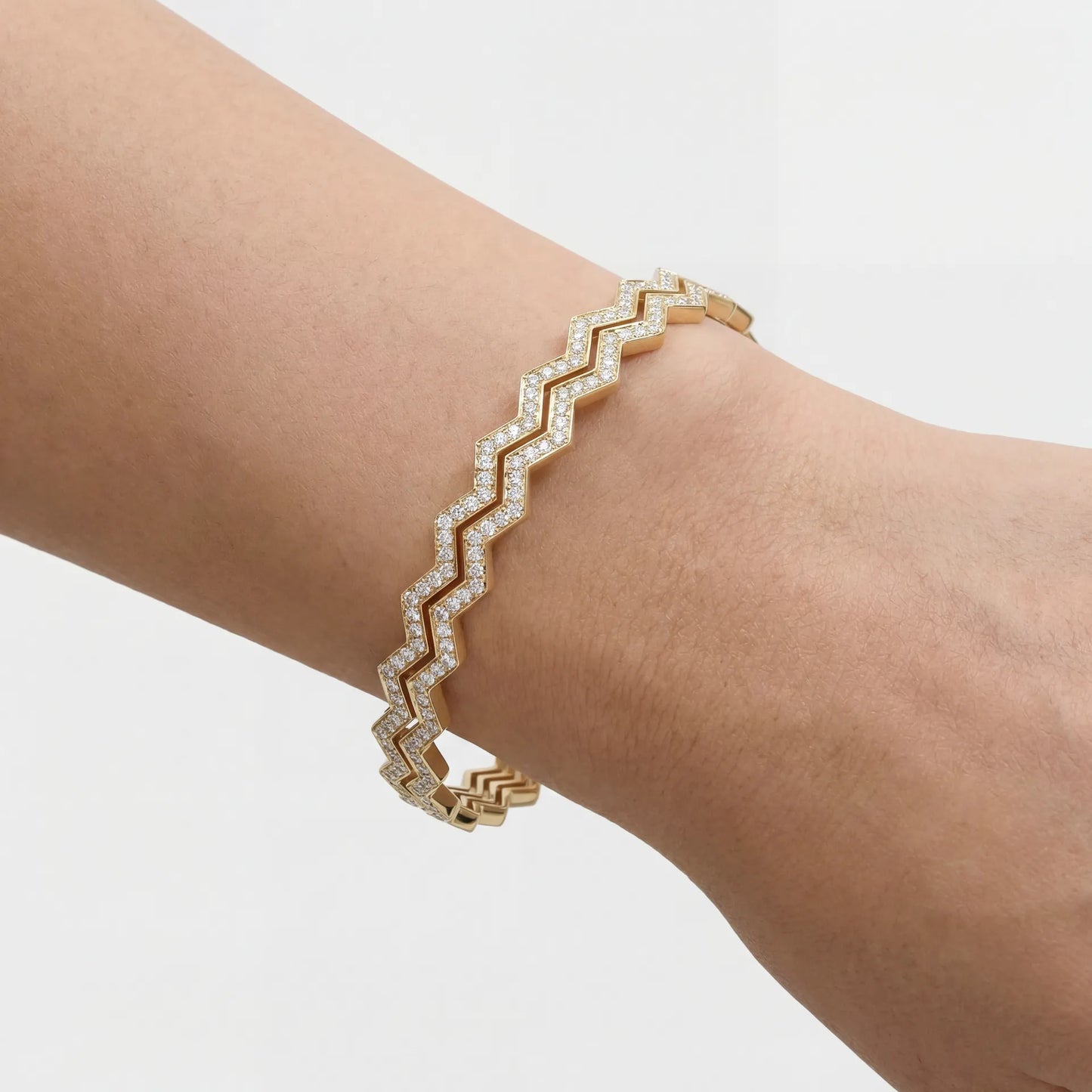 18k gold diamond bangle