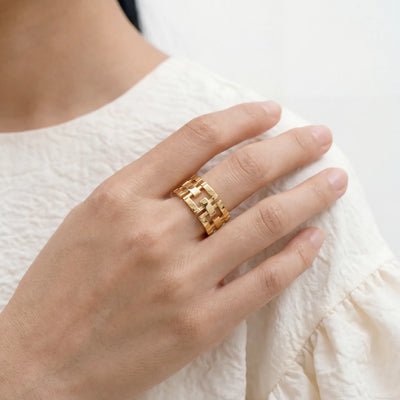 The Harlow Ring 18k yellow gold